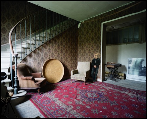Autoportrait à l'escalier, 2017